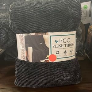 Life Comfort Eco Plush Throw